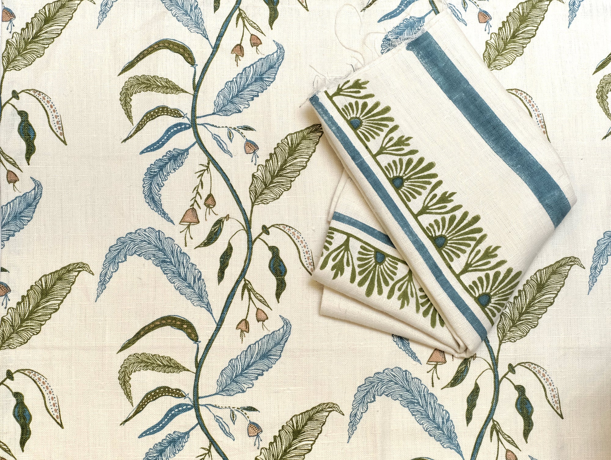 MAISON VENU | Tuileries Tablecloth Blockprinted Trim